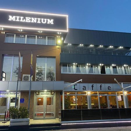 Hotel New Milenium Lukavac Eksteriør billede
