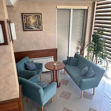 Hotel New Milenium Lukavac Eksteriør billede