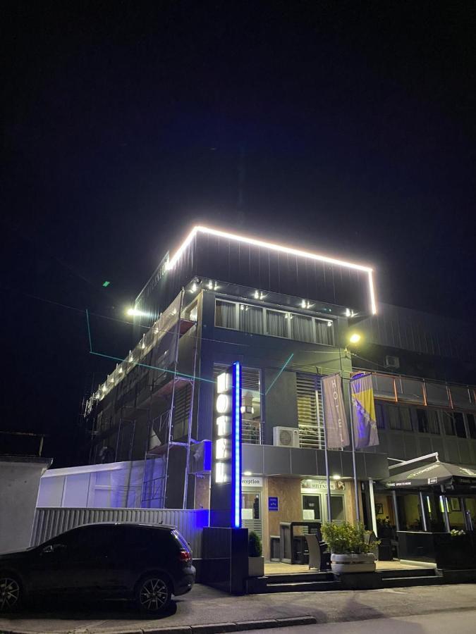 Hotel New Milenium Lukavac Eksteriør billede