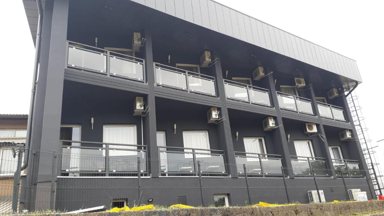 Hotel New Milenium Lukavac Eksteriør billede