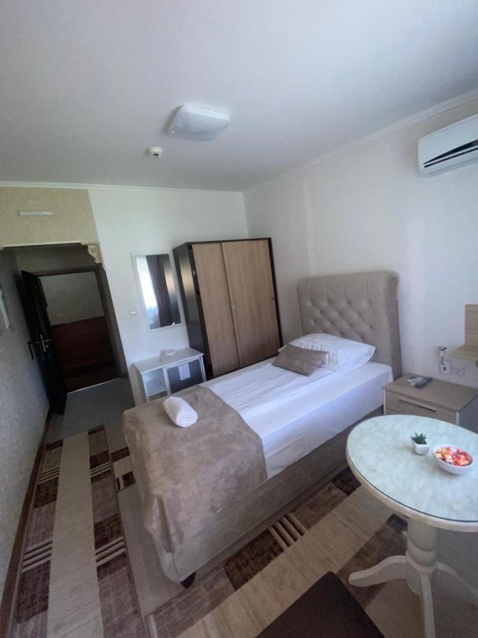Hotel New Milenium Lukavac Eksteriør billede