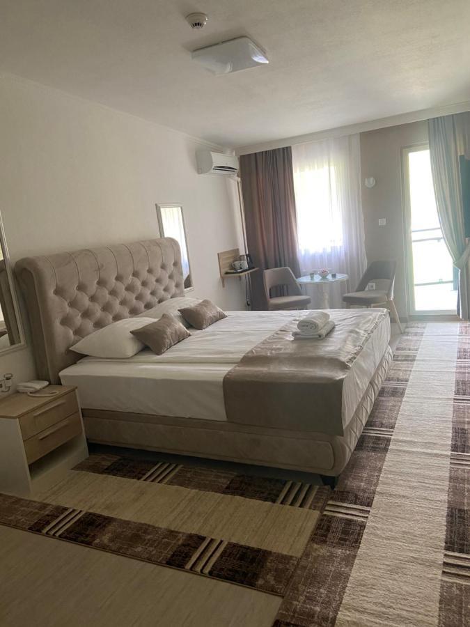 Hotel New Milenium Lukavac Eksteriør billede