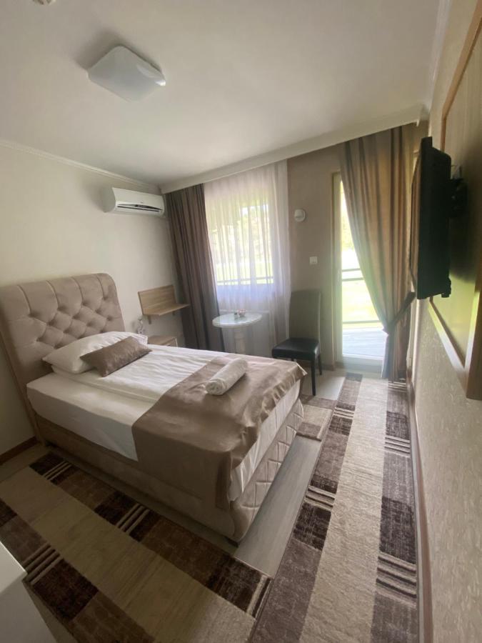 Hotel New Milenium Lukavac Eksteriør billede