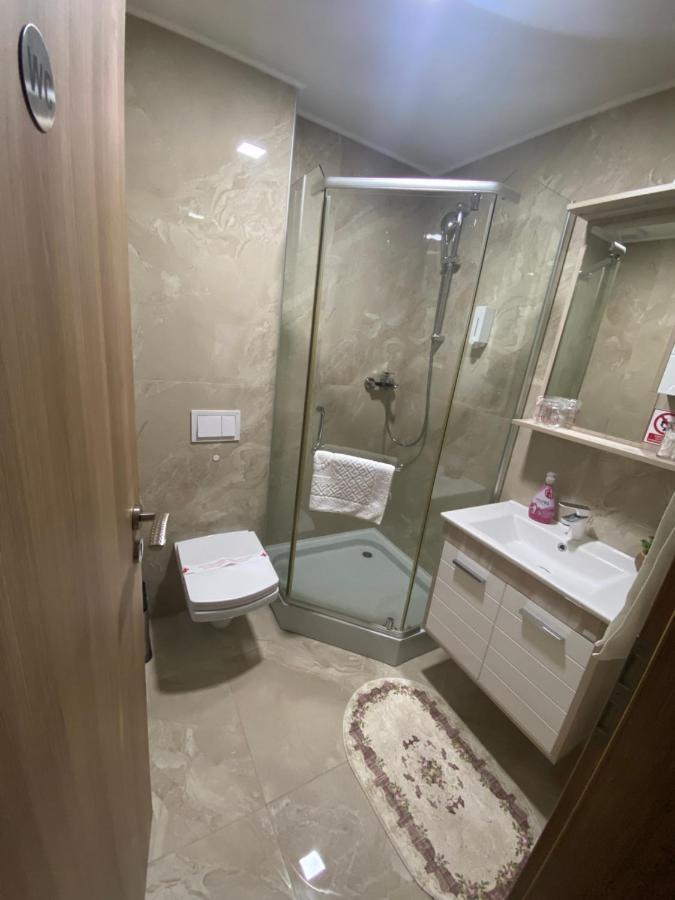 Hotel New Milenium Lukavac Eksteriør billede