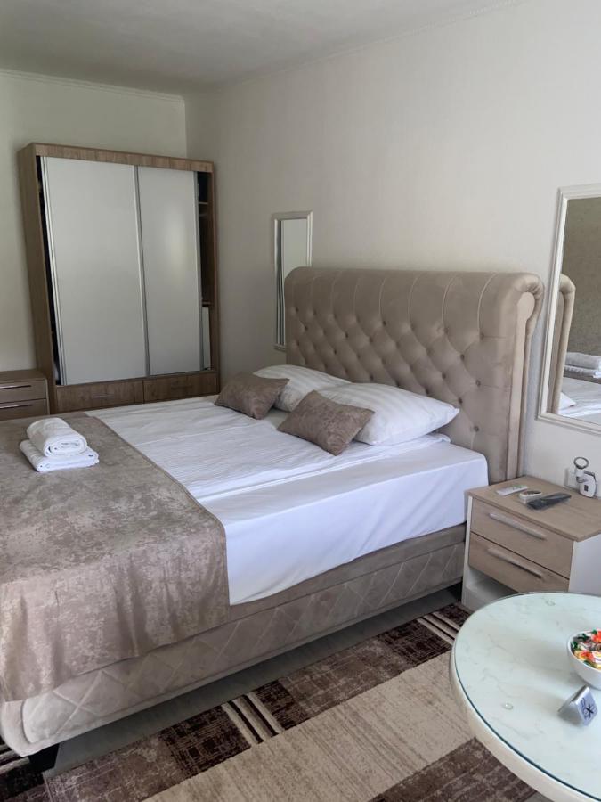 Hotel New Milenium Lukavac Eksteriør billede