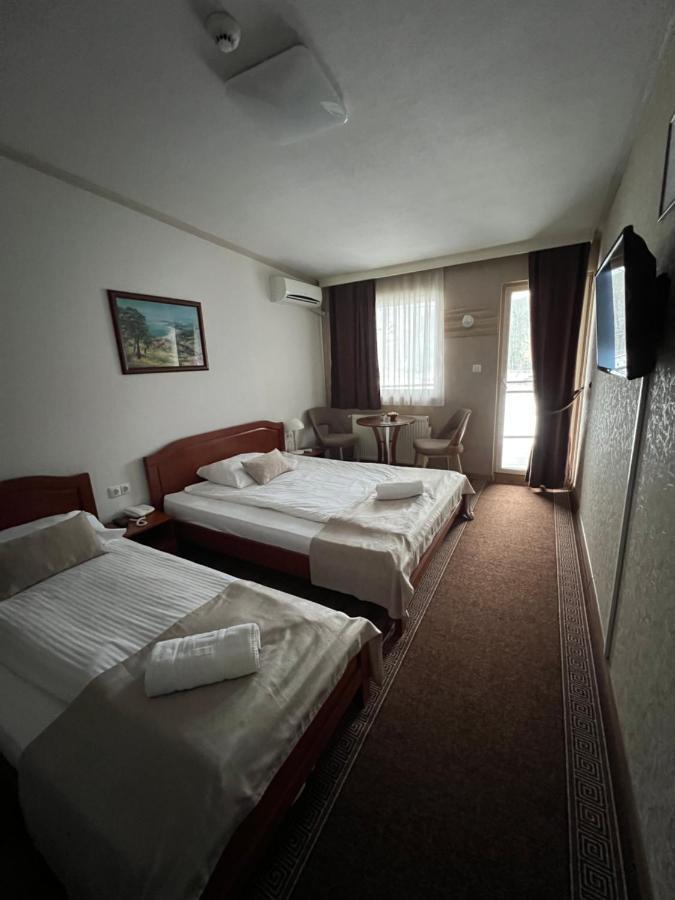 Hotel New Milenium Lukavac Eksteriør billede