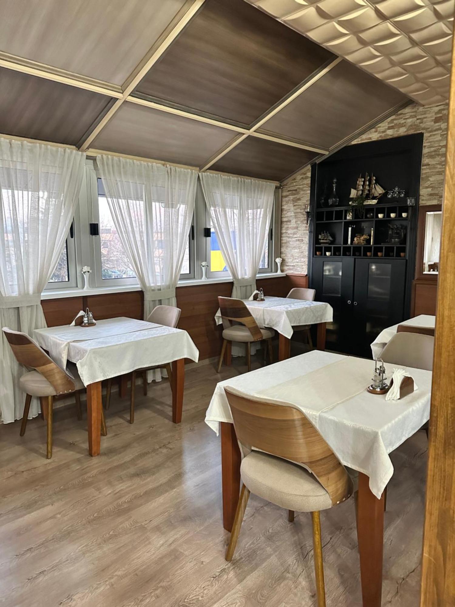 Hotel New Milenium Lukavac Eksteriør billede