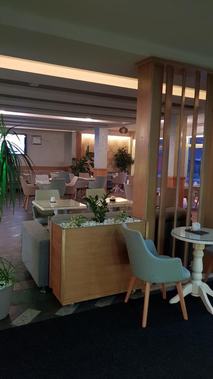Hotel New Milenium Lukavac Eksteriør billede