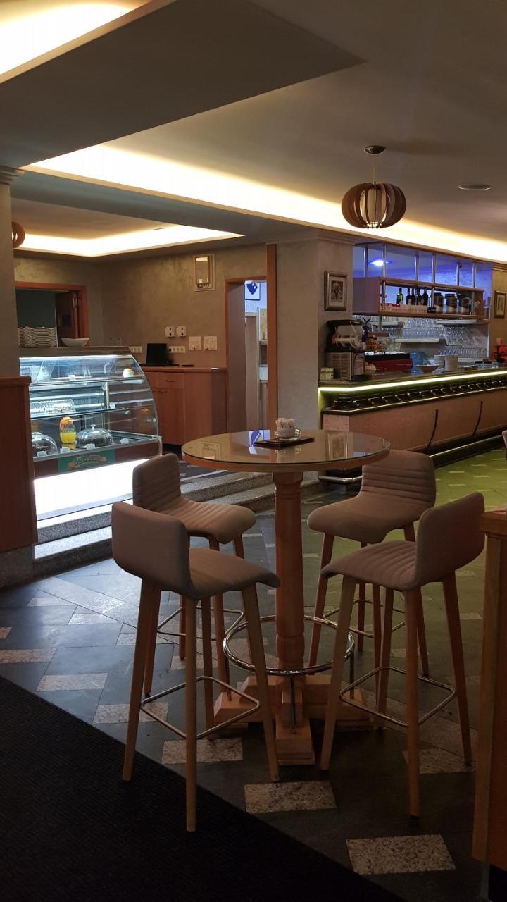 Hotel New Milenium Lukavac Eksteriør billede