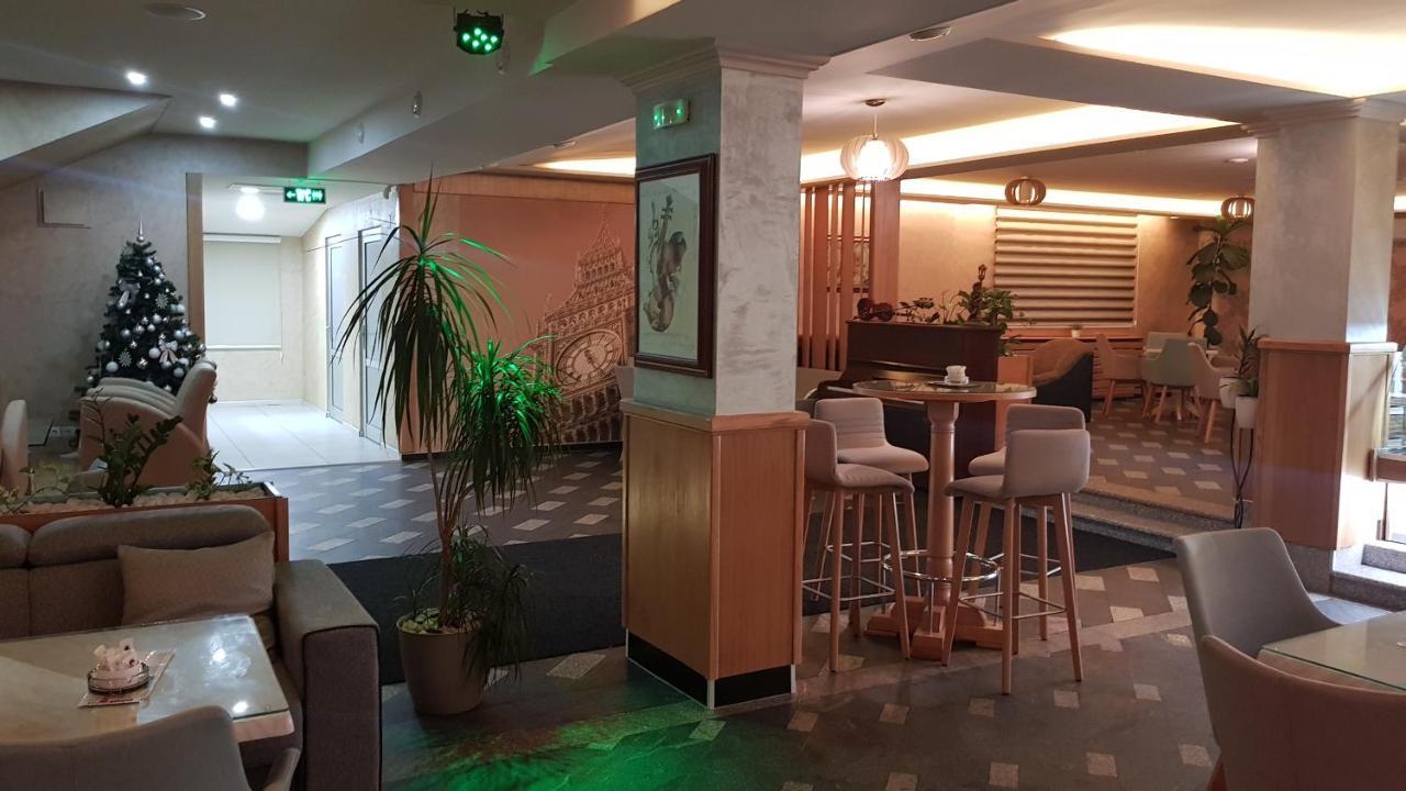 Hotel New Milenium Lukavac Eksteriør billede