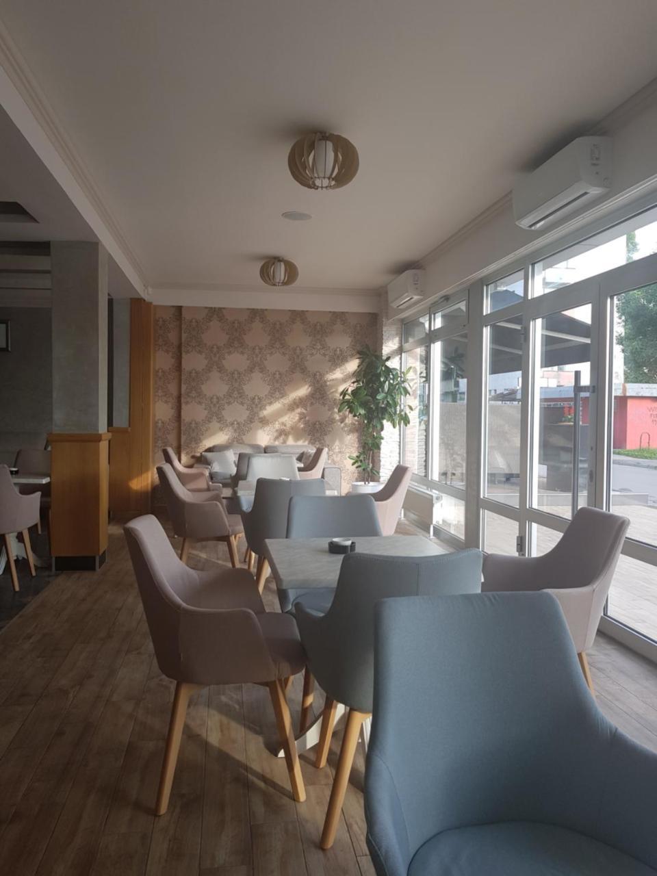 Hotel New Milenium Lukavac Eksteriør billede